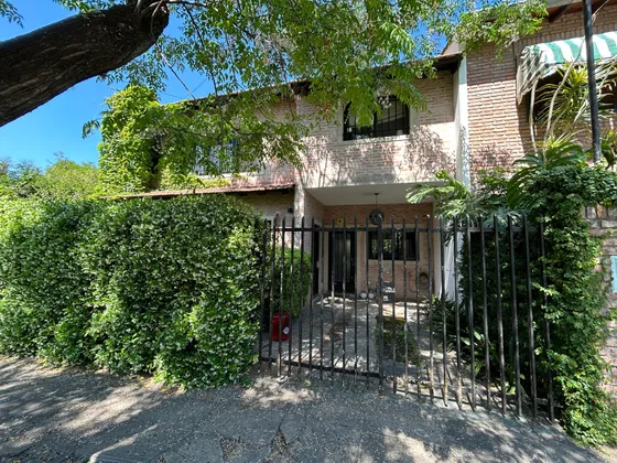 Venta Excelente Chalet En Barrio Ingles 