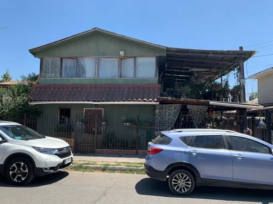 Casa Amplia En Barrio Tranquilo De Peñaflor, $ Conversable!!