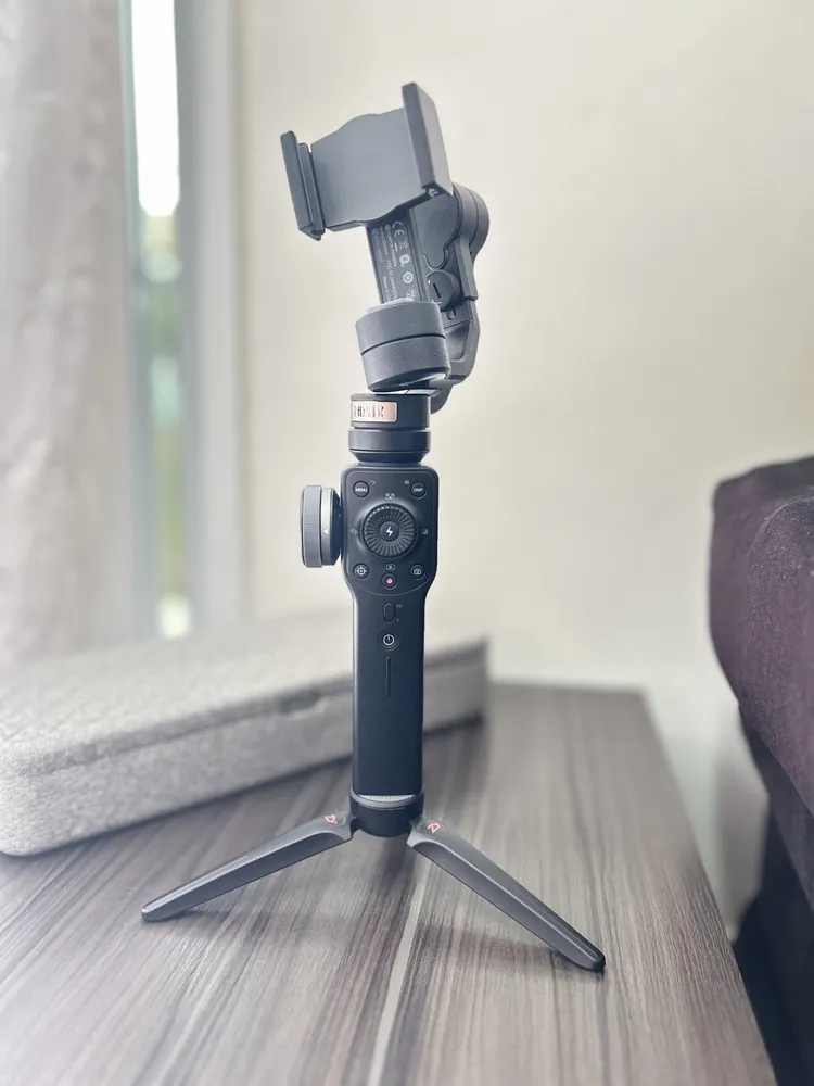 Estabilizador Zhiyun Smooth 4 Gimbal Videos Fotos Celular Cor