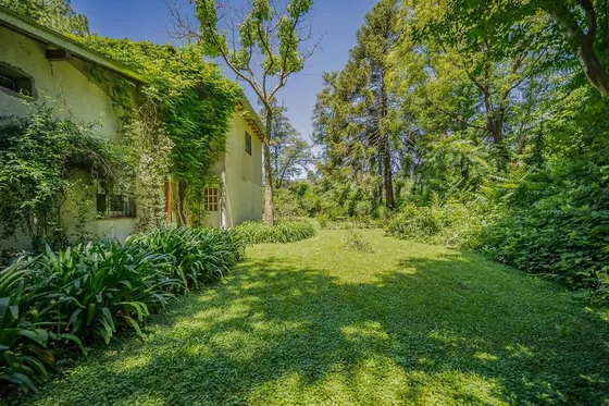 Casa Quinta De 4200 M2 + Parque  Vegetación + Pileta