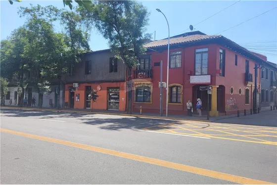 Casa Comercial De 3 Pisos