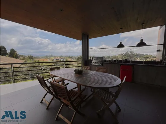 Hogar Sereno Y Hermoso: Conexión Natural(mls#245872)