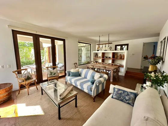 Hermosa Y Moderna Casa En Venta - Cachagua 