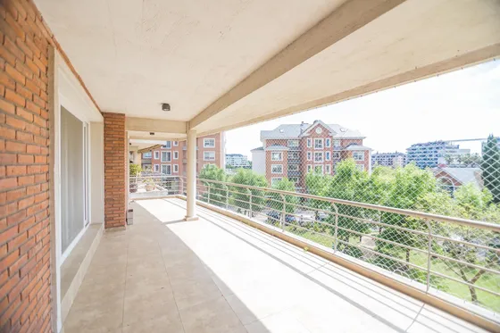 Venta Departamento 3 Ambientes Con Balcón Aterrazado En Miradores De La Bahía Nordelta