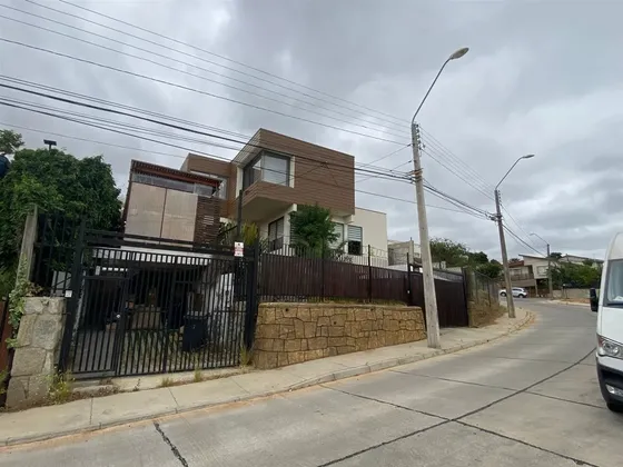Casa En Venta Calle Del Nogal De 3 Dorm. En Quilpué