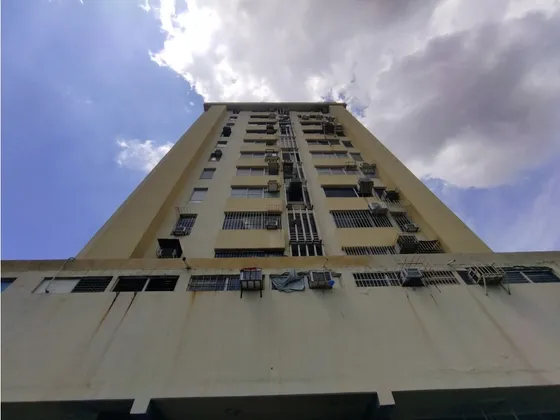 Oficina Comercial En Venta Av. Bolivar Torre Valencia Lr-5063678