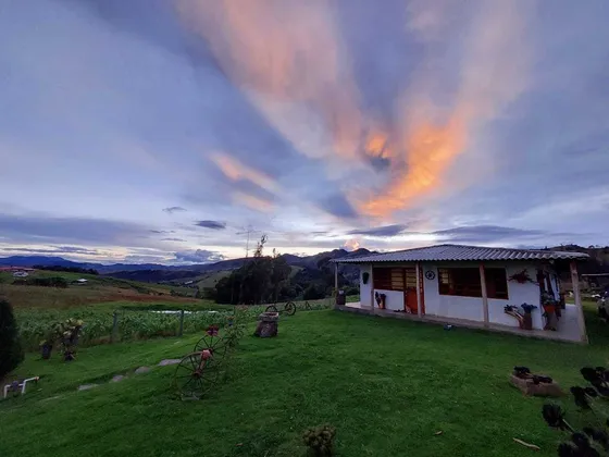 Casa Finca En Chocontá(cund.)  Área 2100m2 Casa 150m2 