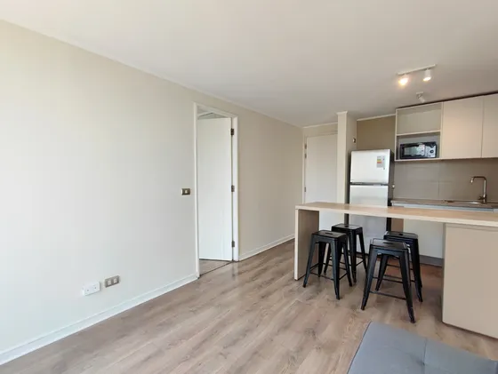 Edificio Av. Américo Vespucio (1 Est. 1 Bod.) Vista Ponien