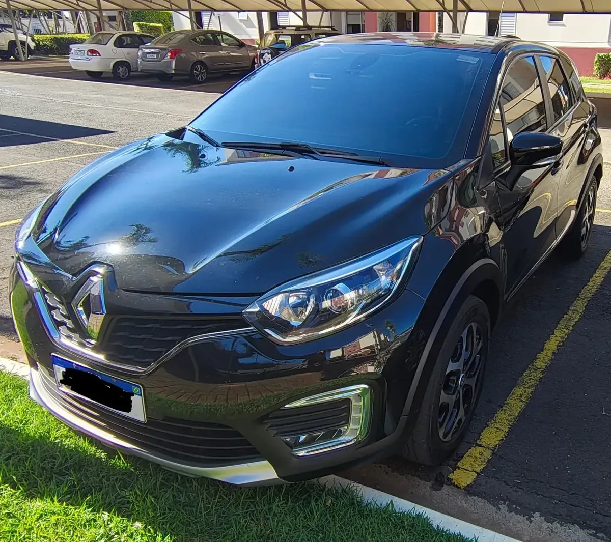 Renault Captur 2020 2.0 16v Intense Aut. 5p Renault Captur 2020 2.0 16v Intense Aut. 5p