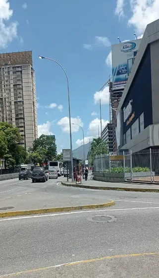 Oficinas En Alquiler .torre Profesional Bazar Bolívar