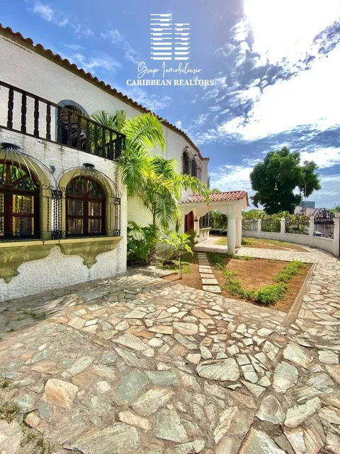 En Venta Casa Quinta En La Urb Jorge Coll. Maneiro. Excelente Zona 