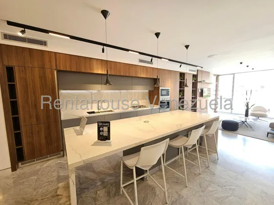 Descubre Una Vida De Lujo En Un Espectacular Apartamento En Las Mercedes, #25-7187