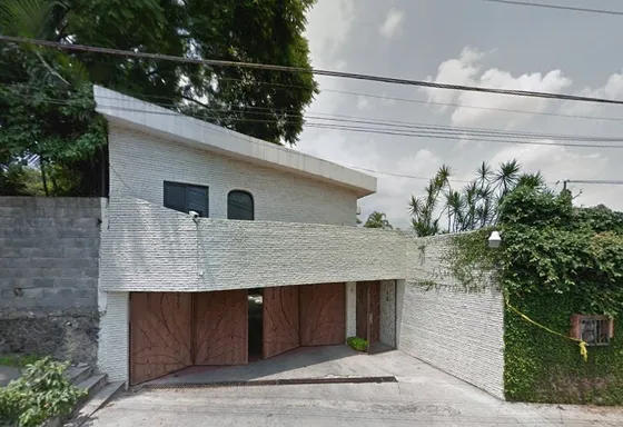 Casa De 6 Recámaras Con Alberca En Zona De Alta Plusvalía  2,000 M² En Cuernavaca 