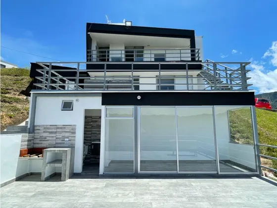 Casa Campestre En Venta, Vereda El Roble, Guatape 