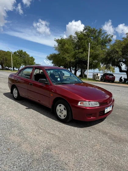 Mitsubishi Lancer 1.3 Gl