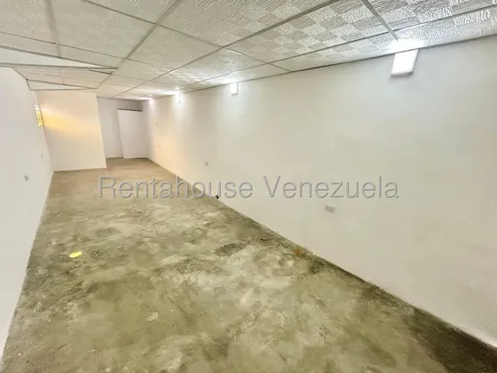 Alquiler Excelente Local Comercial A Estrenar Ubicado En Esquina En Importante Avenida De Cabudare, Lara Rahve