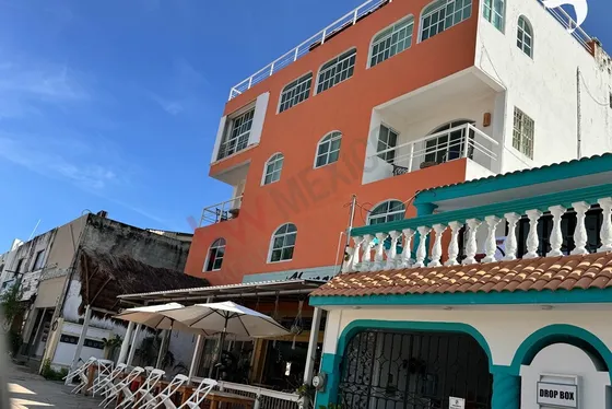 Edificio En Venta Con Uso Comercial Y De Hospedaje En Puerto Morelos A 200 Mts De La Playa