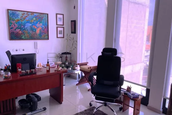 Consultorio En Venta En Santa Barbara Central-usaquén. Cod V6040