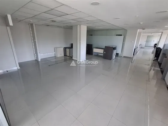 Arriendo Oficina 256 M2. Exclusivo Edificio Nueva Las Condes