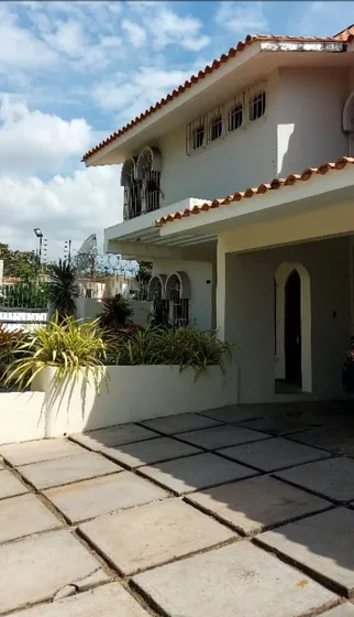 Meb Venta Amplia Casa Comercial Con Excelente Ubicación La Viña Valencia 269497