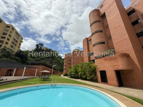 Tg Apartamento En Venta En Colinas De Valle Arriba, Con Piscina Y Vista Increible 25-23807 Ys 