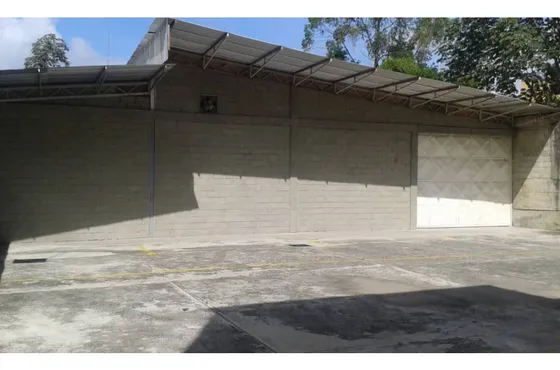 Local En Alquiler 790m2 En El Km 25 De La Panamericana Los Teques