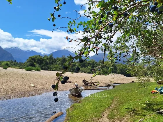 Patagonia, Hermosos Lotes A Orillas De Rio Cisnes.