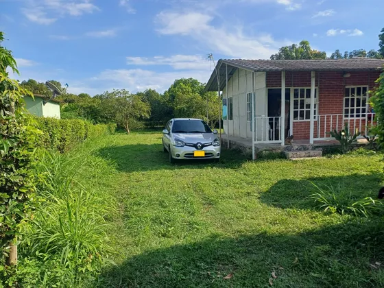Agradable Casa En Lote De 1.000 Metros Cuadrados