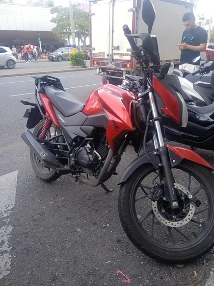 Honda Cb 125f Max Modelo 2024 Con 14.000 Kilómetros