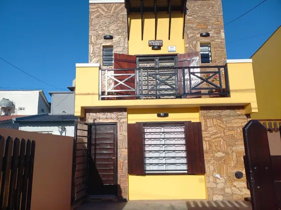 Triplex En Venta - 3 Dormitorios 2 Baños - 108mts2 - Mar Del Tuyú