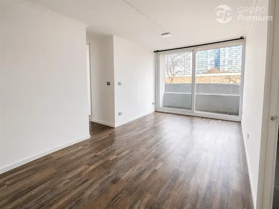 Departamento En Venta De 3 Dorm. 2 Baños En Independencia