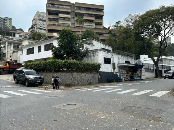 Se Alquila Casa Comercial 475m² 5h+s/2b+5s/15e Colinas De Bello Monte