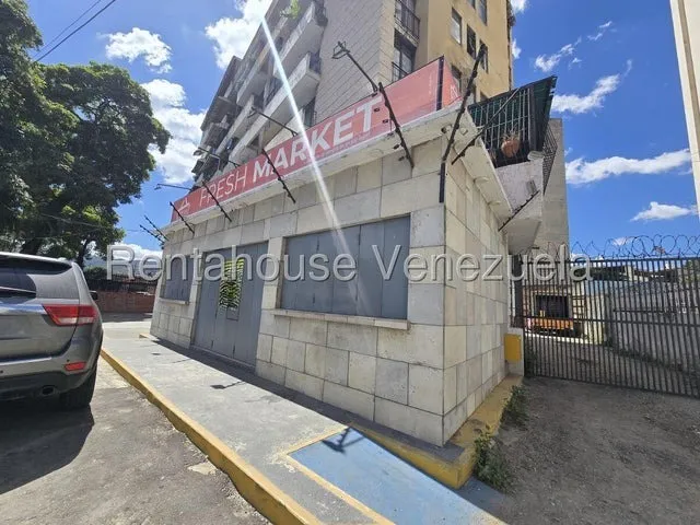 En Venta Bodegón Totalmente Remodelado A Pie De Calle En La Paz 25-14655 Le