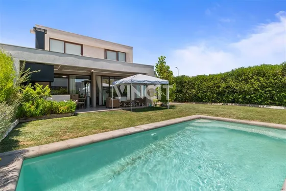 En Venta Casa Nueva En Aguas Claras, 3d Más Servicios