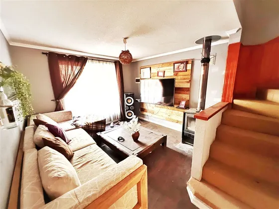 Casa En Venta De 4 Dorm. En Huechuraba