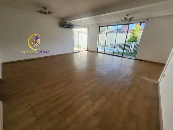 Excelente Casa Con Piscina En Arriendo