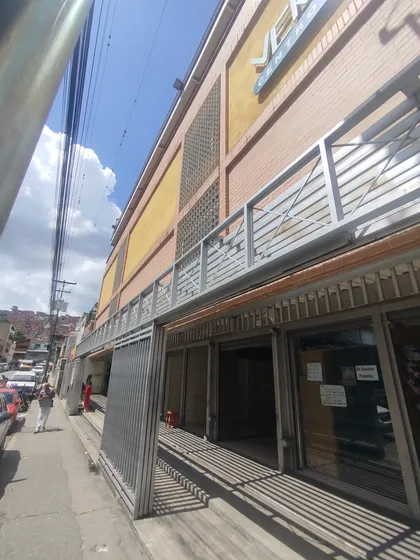 Local Comercial En Venta - El Cementerio