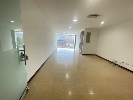   Oficina En Arriendo Ubicada En Medellín Sector Laureles   (27587).