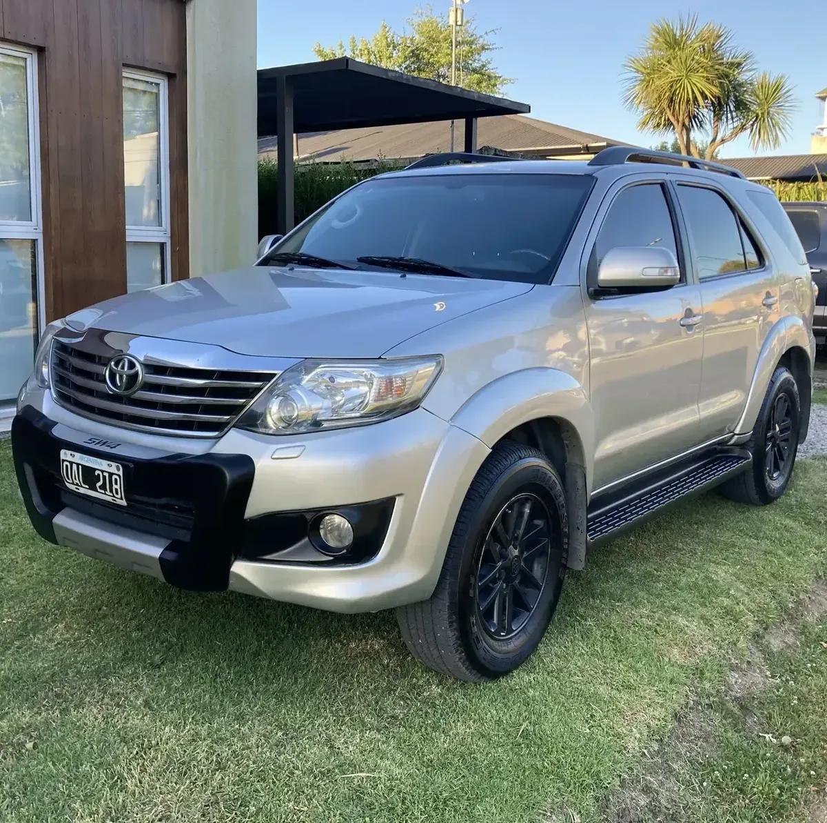 Toyota Hilux SW4 2.7 Srv Cuero Vvti 4x2 4at 7 As - C4