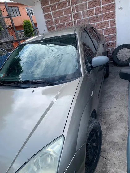 Ford Focus Lx Base 5vel Aa Mt