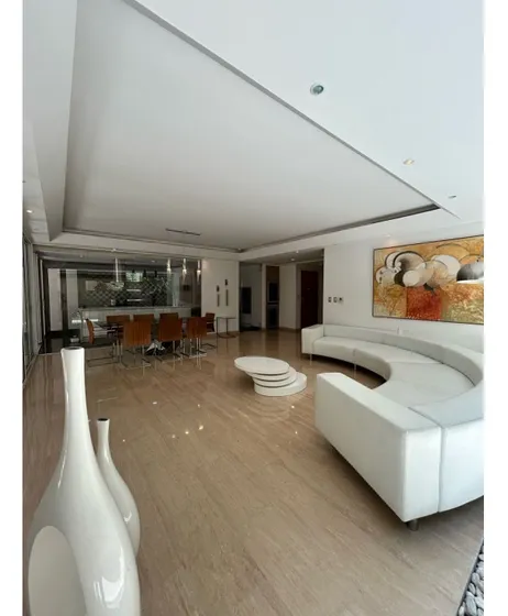Planta Baja En Alquiler 490 M2- Urb. Los Palos Grandes