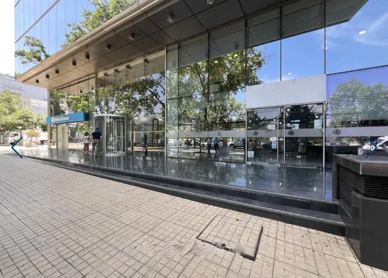 Local Comercial Habilitado / Metro Los Leones