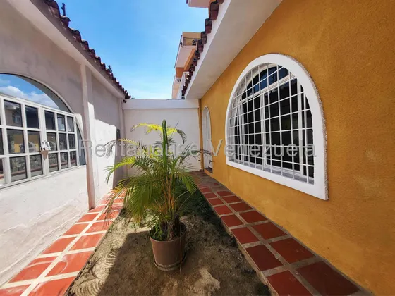 Asg Bella Y Amplia Casa En San Omero La Victoria 25-19410