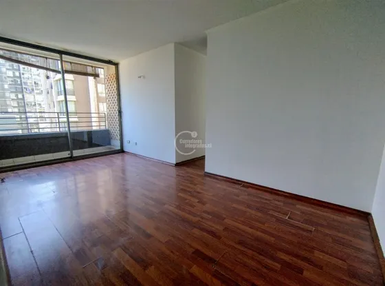 Departamento En Venta De 3 Dor. 2 Bañ, Bod Y Est Año 2014