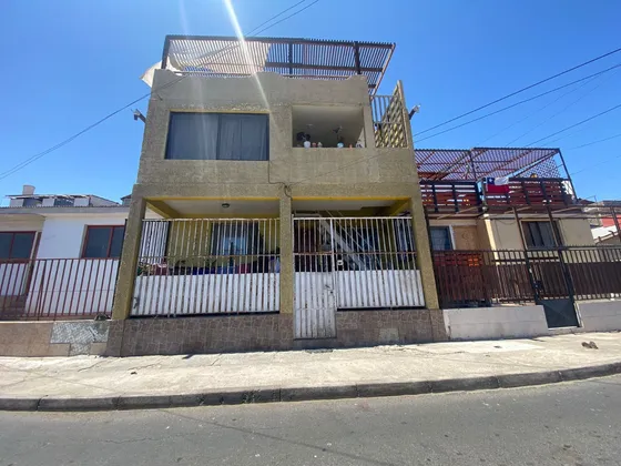 Se Vende Casa Con 2 Propiedades En El Mismo Terreno Sur Afta