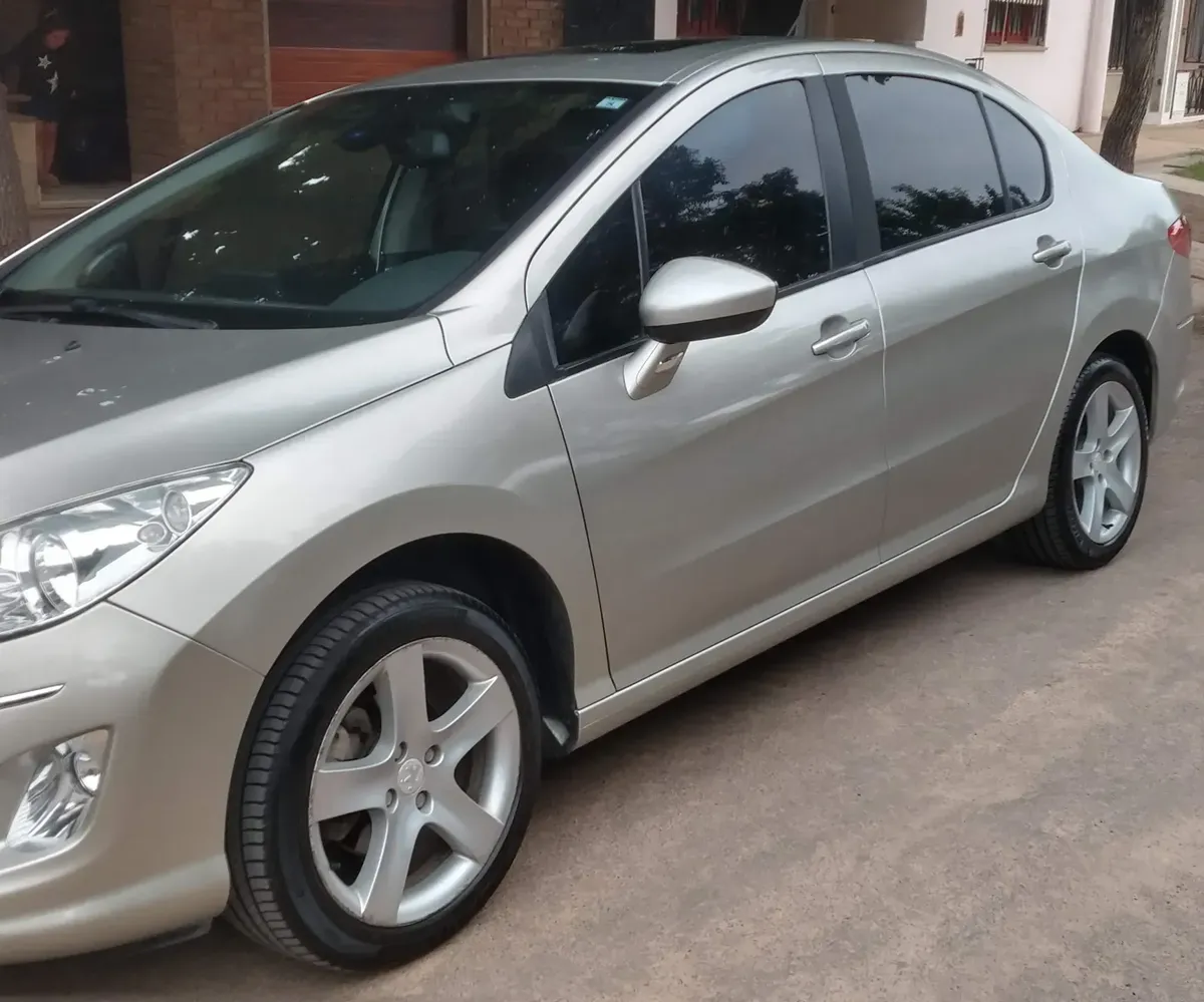 Peugeot 408 2.0 Allure Nav 143 hp