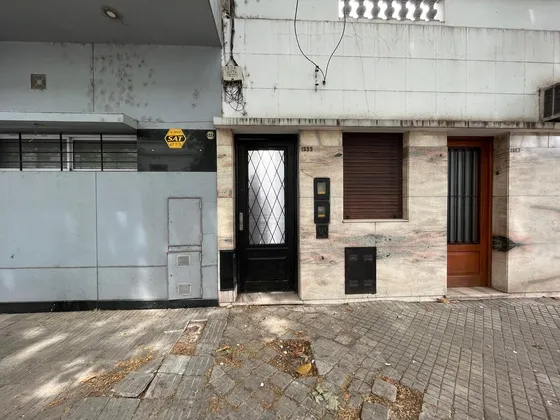 Rueda Al 1200 - Venta Casa Pasillo A Reciclar 2 Dormitorios En Rosario Centro