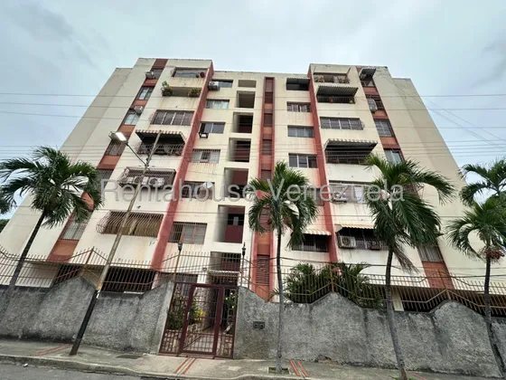 Apartamento En Venta En Av  Miranda Sector La Barranca Amplio Cómodo Iluminado Cocina Empotrada 3 Habitaciones 2 Baños Nela 25-21747