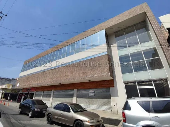 Oficina En Venta Urb El Centro, Maracay Obra Gris Negociable Excelente Oportunidad Kg:23-24519