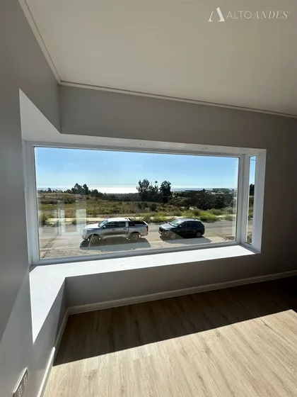 Casa En Venta De 3 Dorm. En Quintero